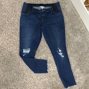 Extremely comfortable stretchy distressed maternity jeans